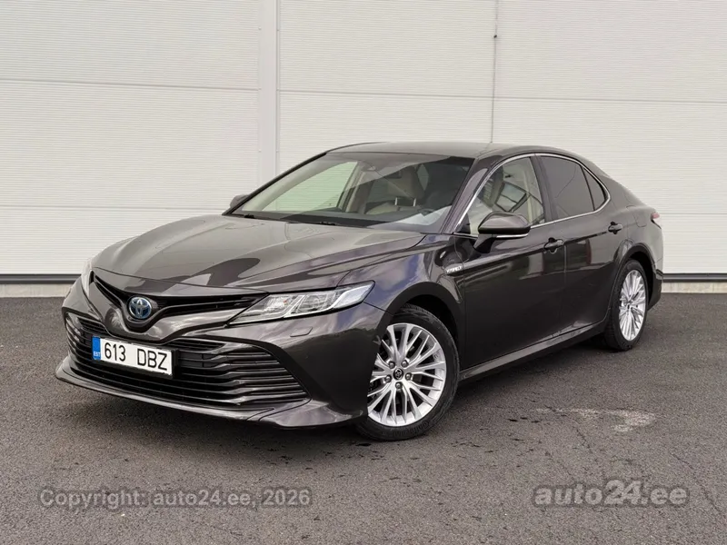 Toyota Camry - 1