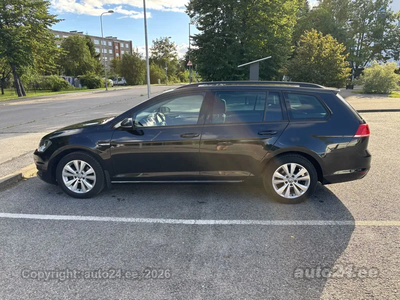 Volkswagen Golf - 1