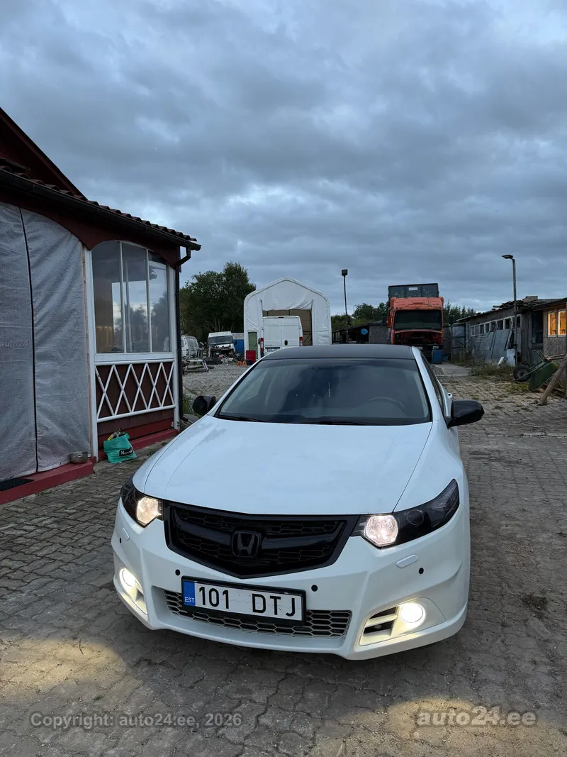Honda Accord - 1