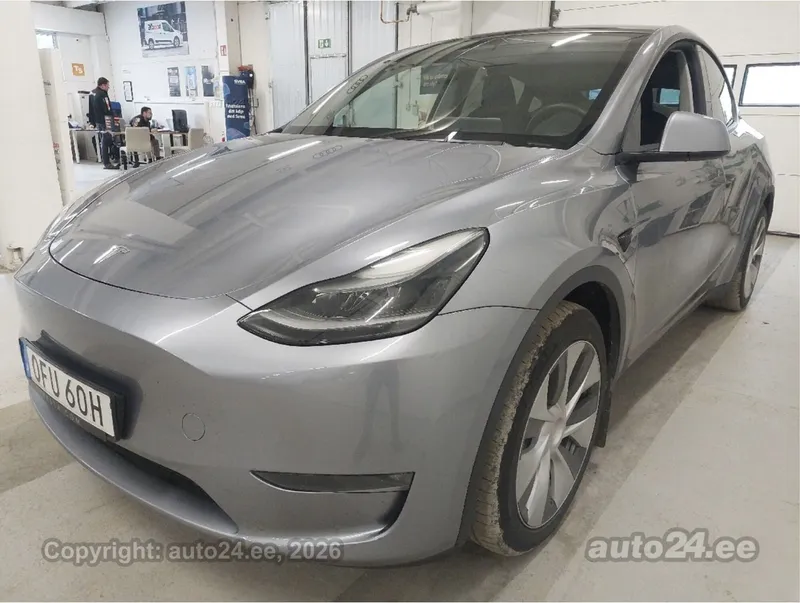 Tesla Model Y - 1