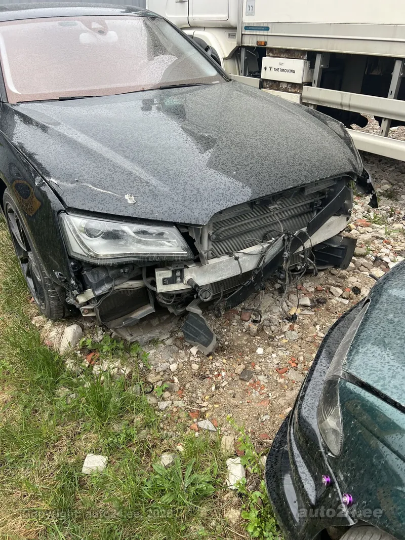 Audi A8 - 1