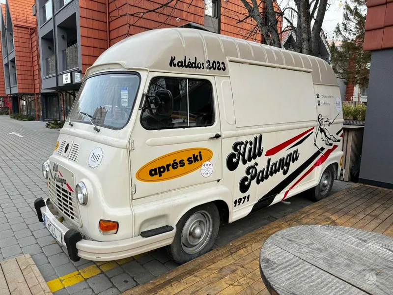 Renault Estafette - 1