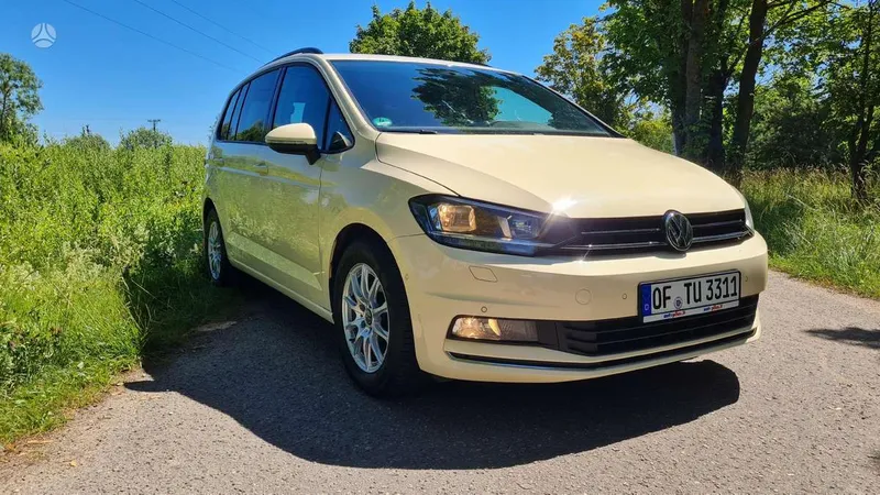 Volkswagen Touran - 1