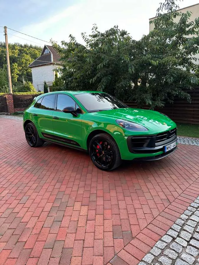 Porsche Macan - 1