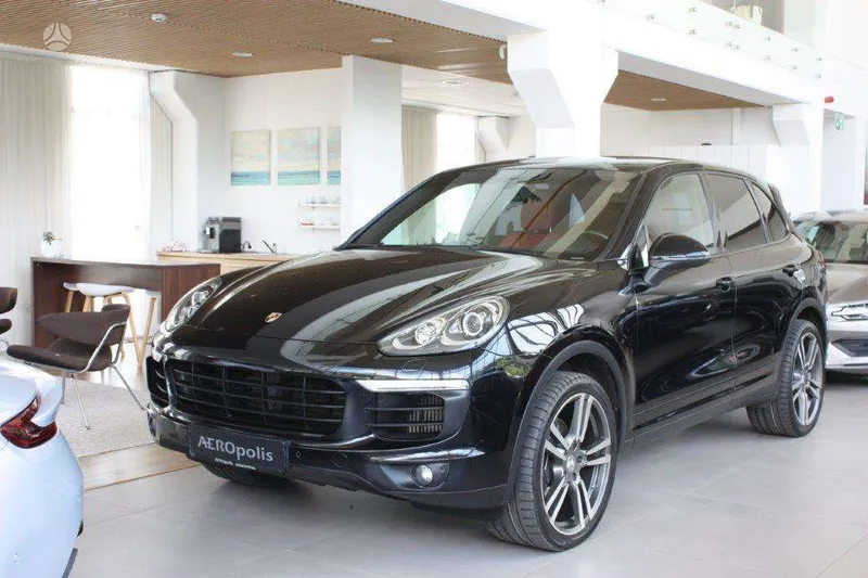 Porsche Cayenne - 1