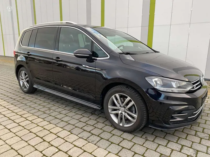 Volkswagen Touran - 1