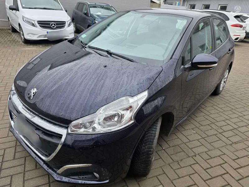 Peugeot 208 - 1