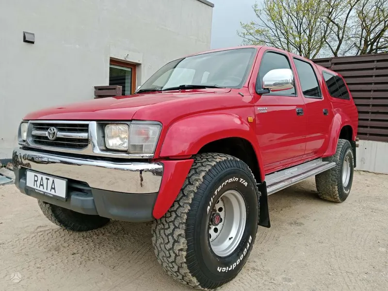 Toyota Hilux - 1