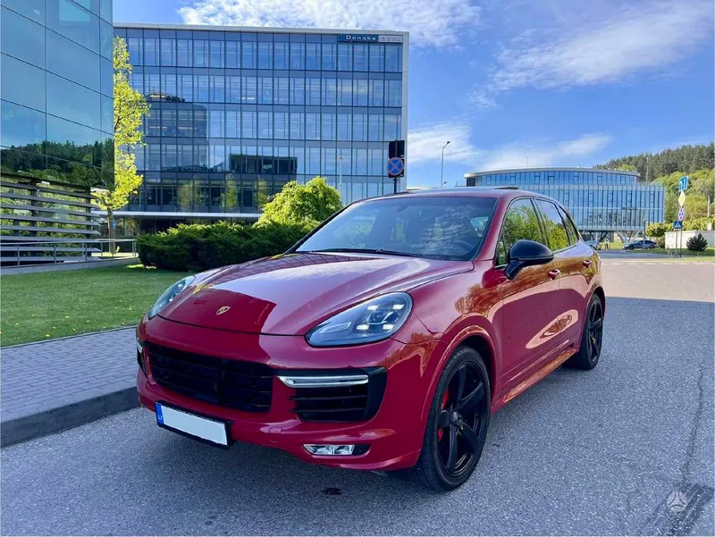 Porsche Cayenne - 1