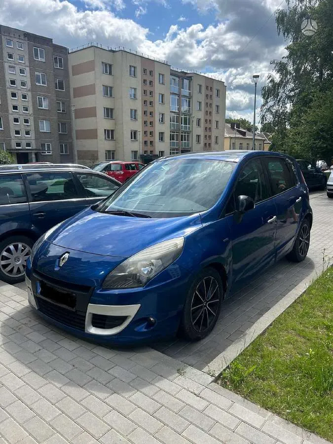 Renault Scenic - 1