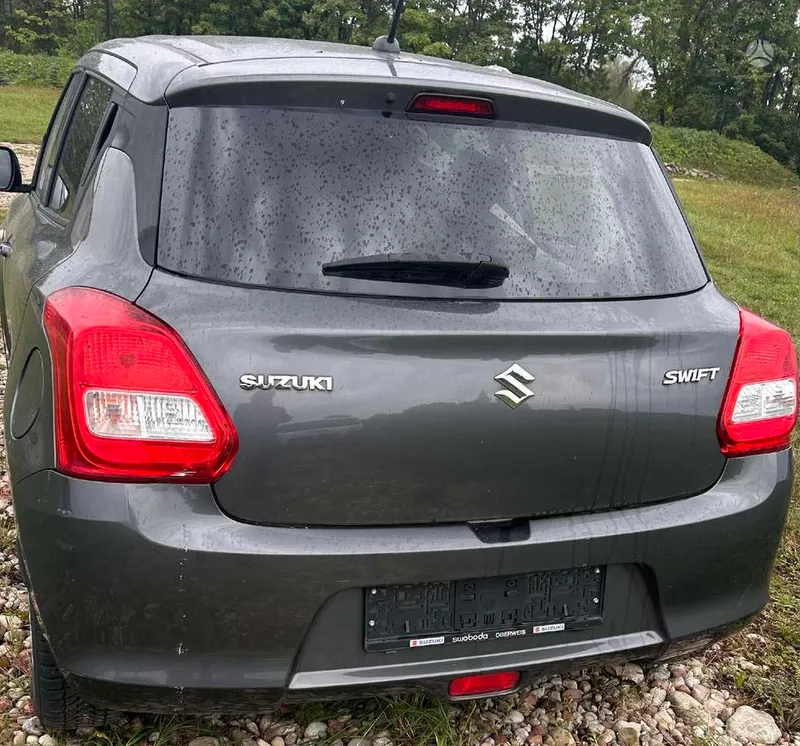 Suzuki Swift - 1