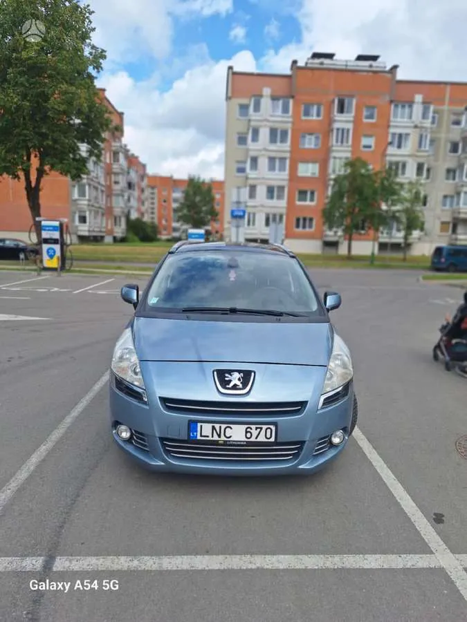Peugeot 5008 - 1