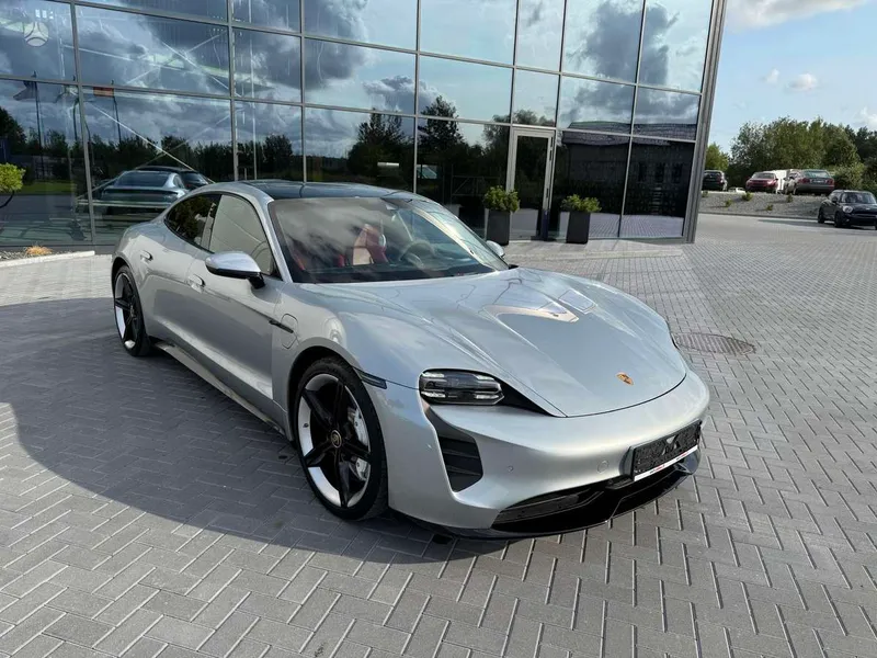Porsche Taycan - 1