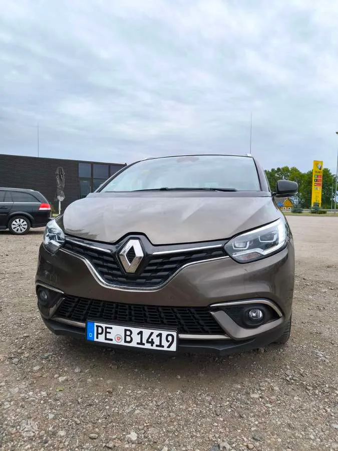 Renault Grand Scenic - 1