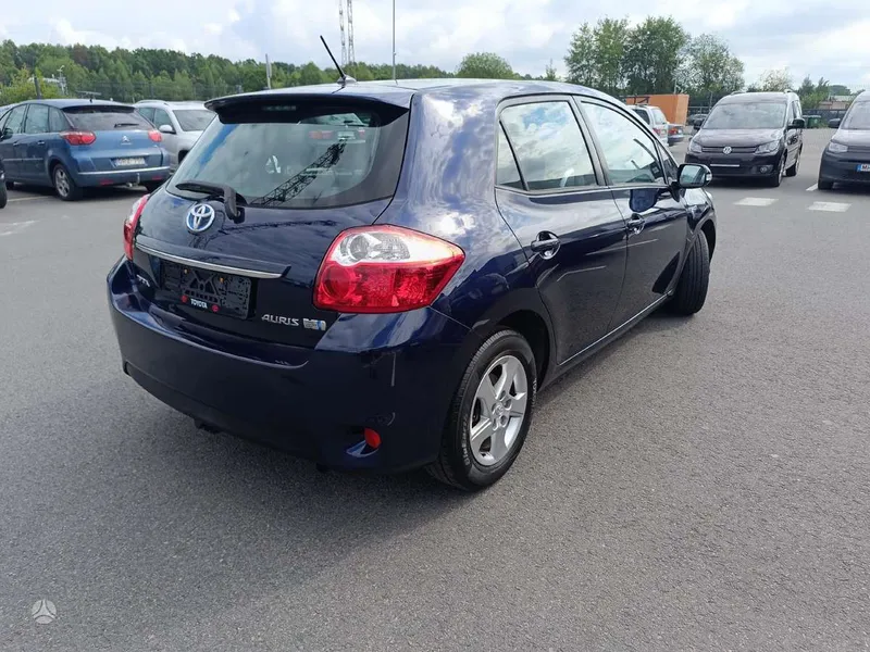 Toyota Auris - 1
