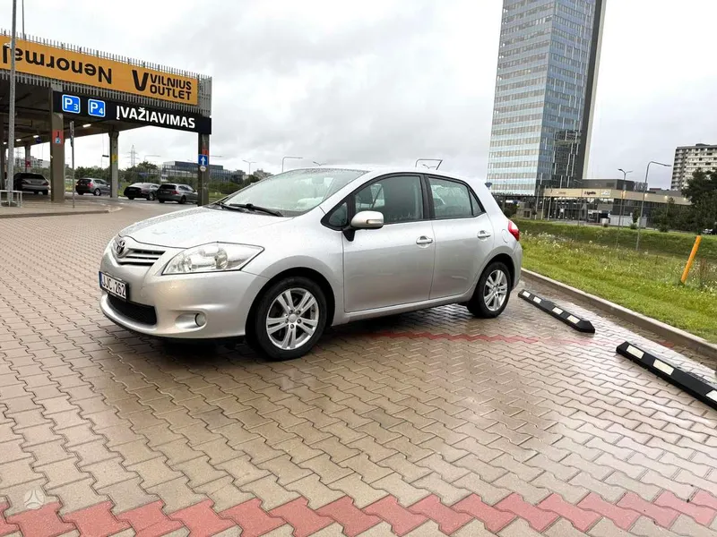 Toyota Auris - 1