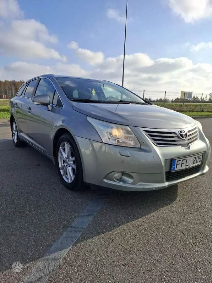Toyota Avensis - 1