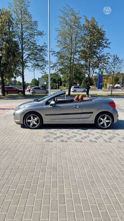 Peugeot 207 - 1