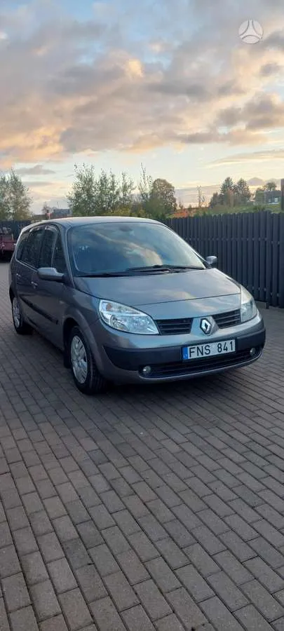 Renault Grand Scenic - 1