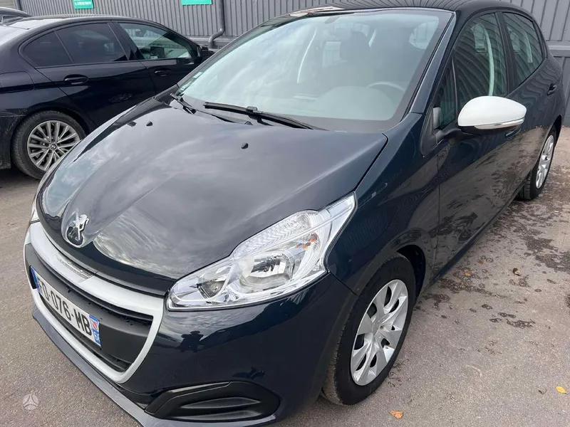 Peugeot 208 - 1