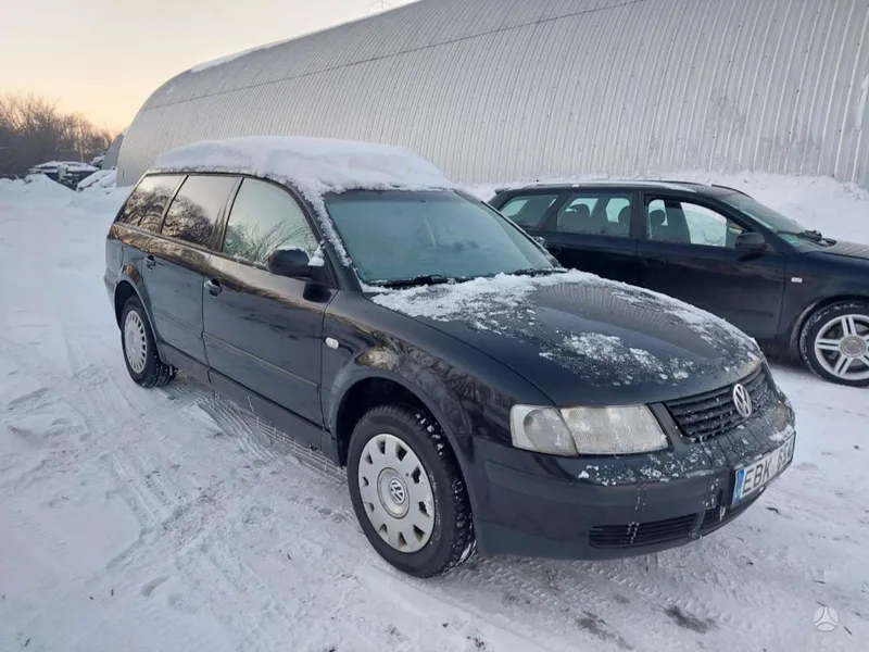 Volkswagen Passat - 1