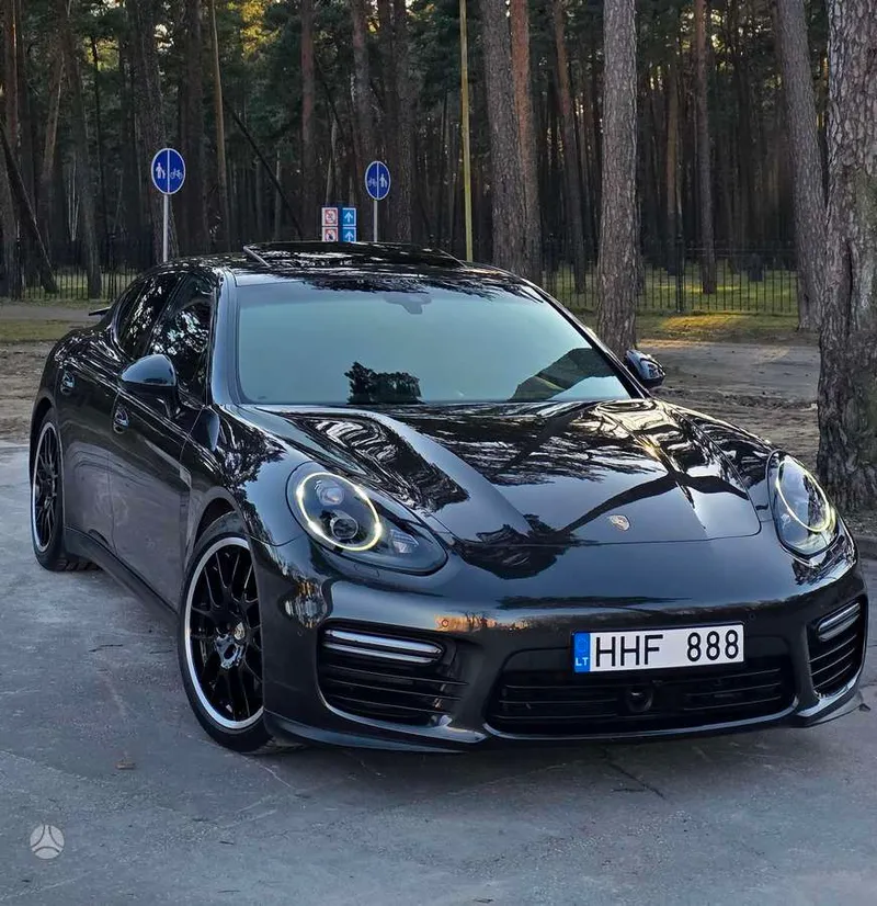 Porsche Panamera - 1