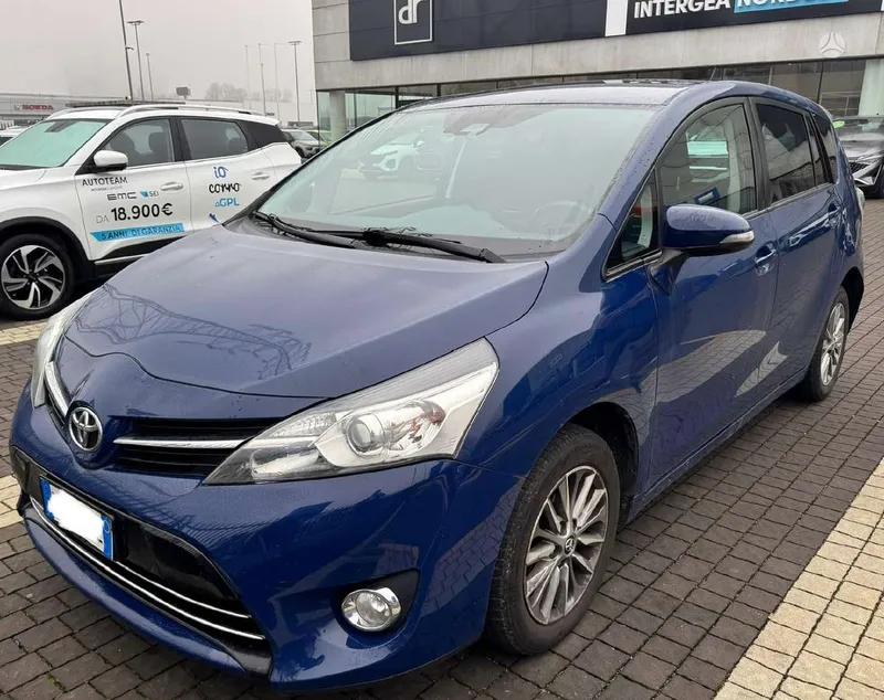 Toyota Verso - 1