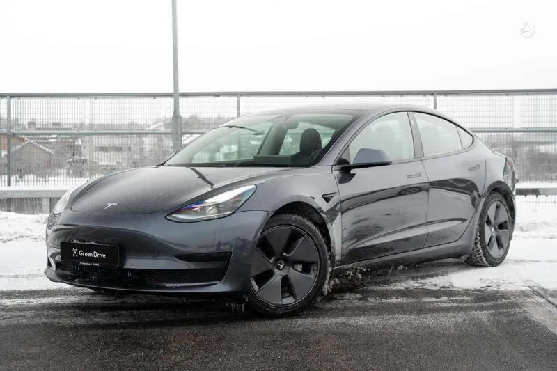 Tesla Model 3 - 1