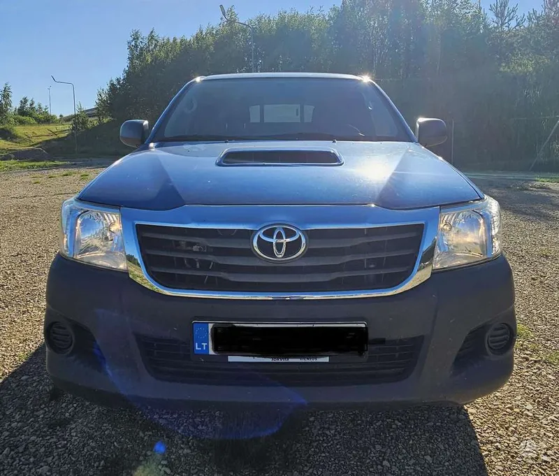Toyota Hilux - 1
