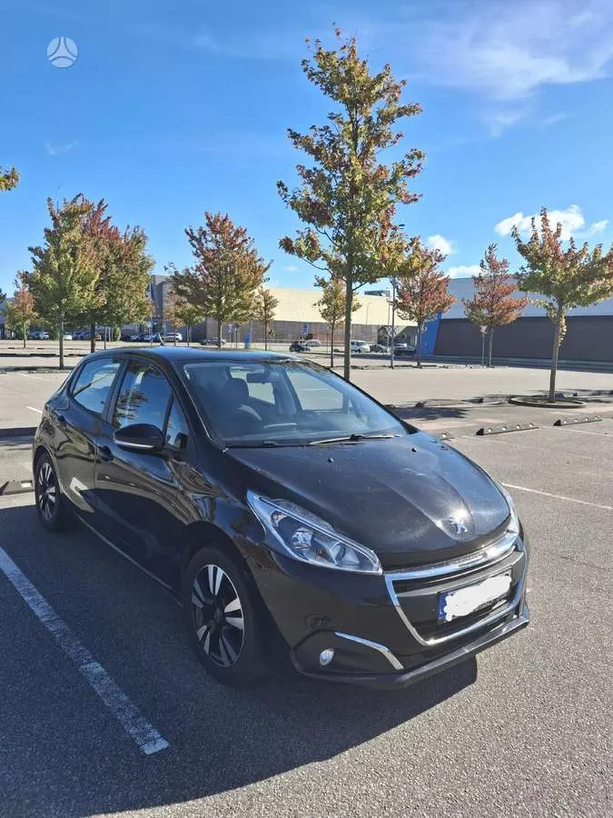 Peugeot 208 - 1