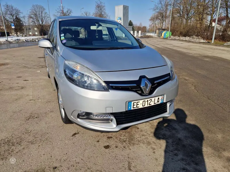 Renault Scenic - 1