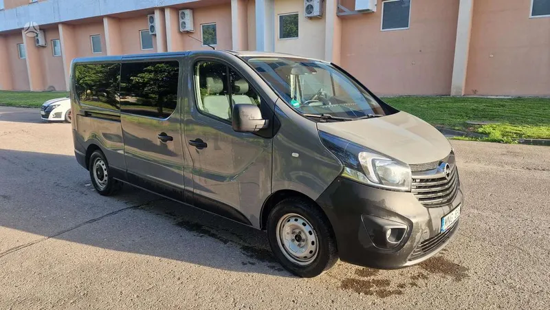 Renault Trafic - 1