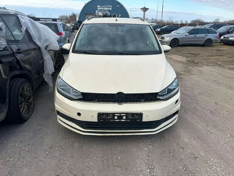 Volkswagen Touran - 1