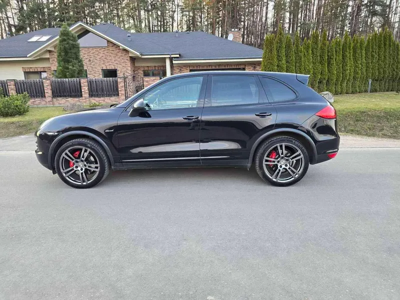 Porsche Cayenne - 1