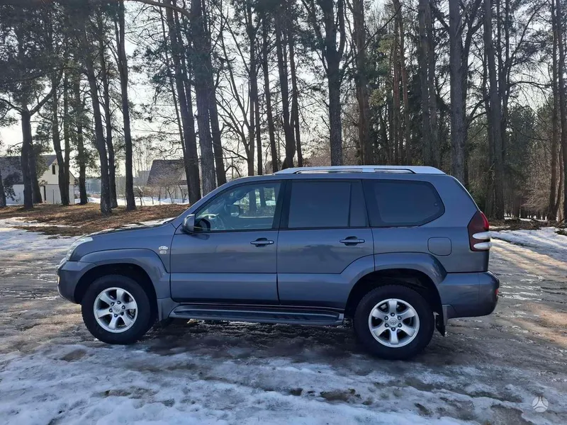 Toyota Land Cruiser - 1