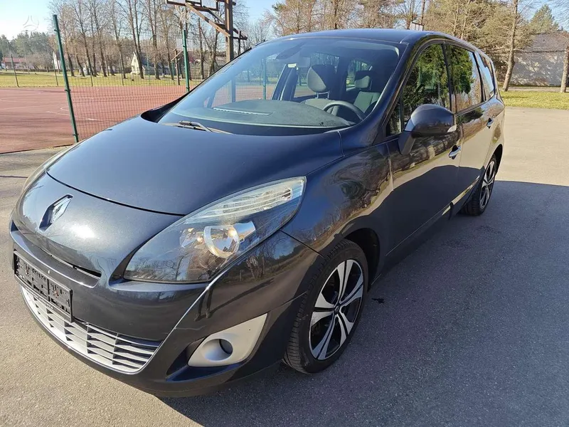 Renault Grand Scenic - 1
