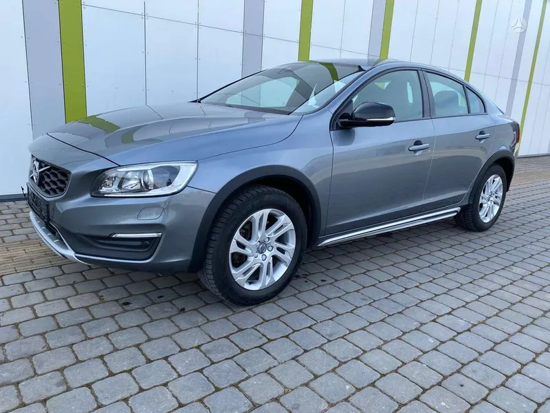 Volvo S60 Cross Country - 1