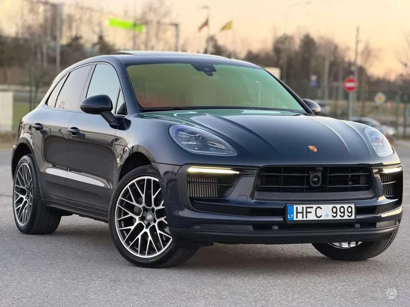 Porsche Macan - 1
