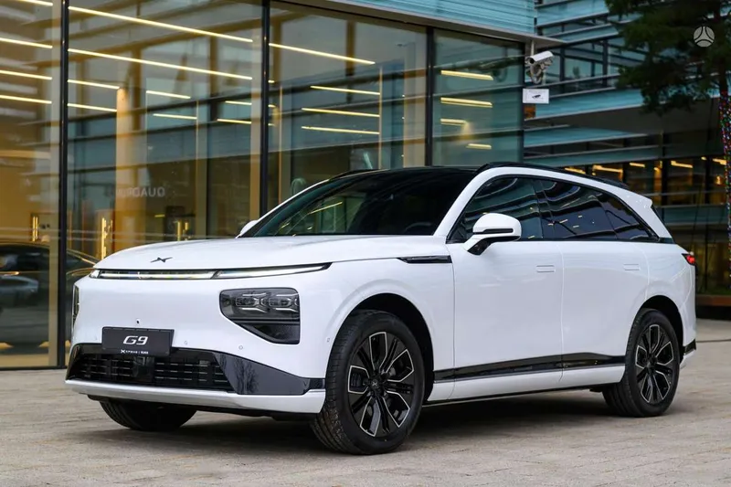 Xpeng G9 - 1