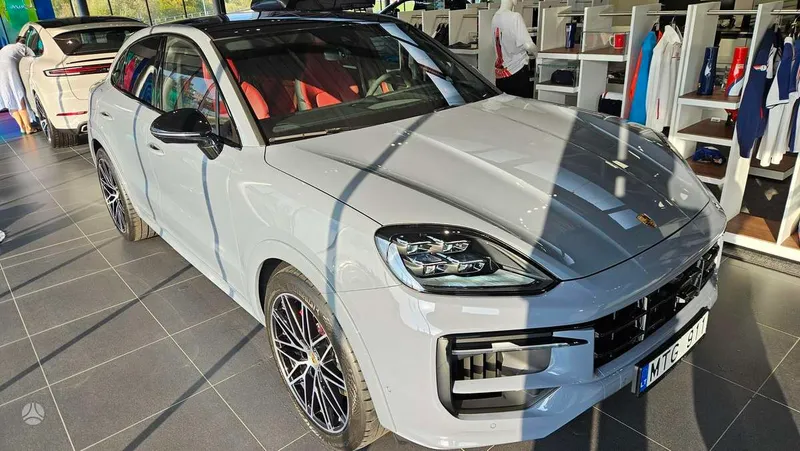 Porsche Cayenne Coupe - 1