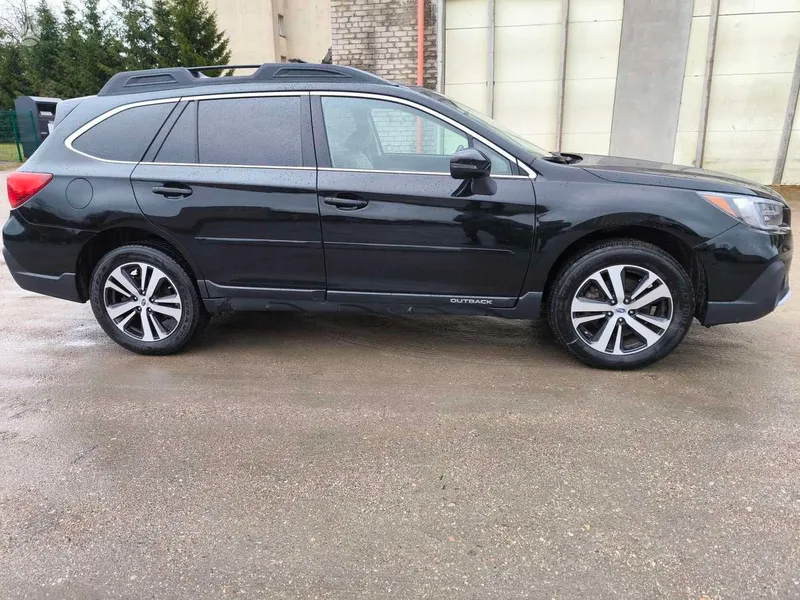 Subaru Outback - 1