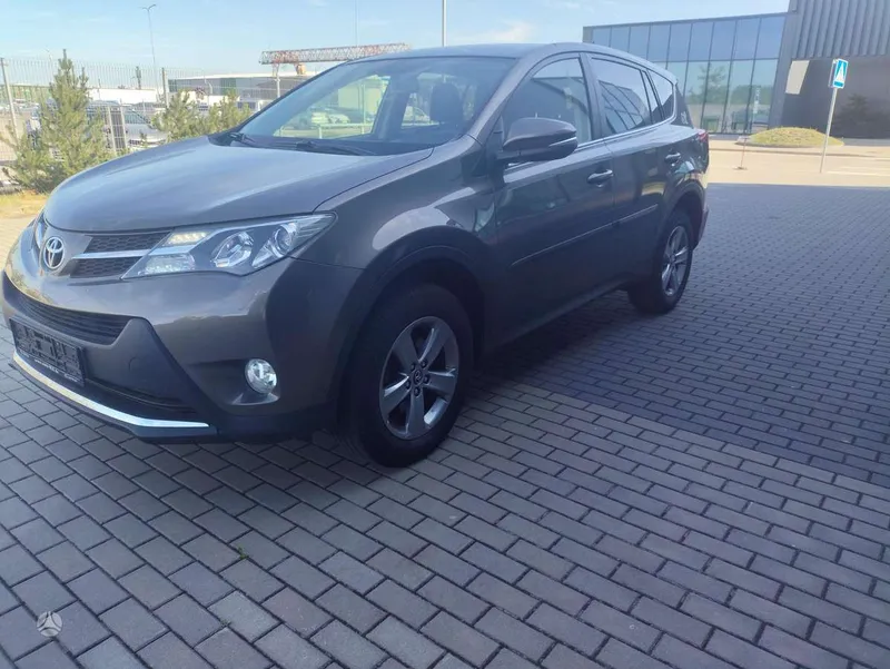 Toyota RAV4 - 1