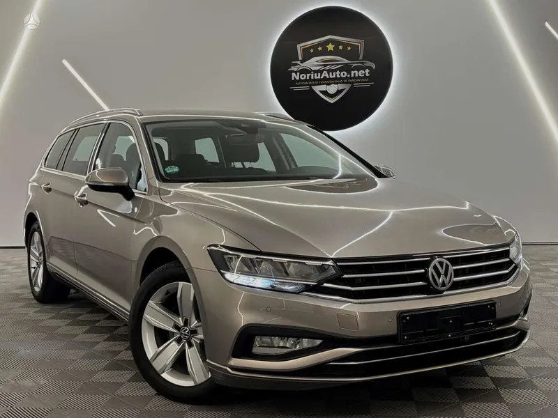 Volkswagen Passat - 1