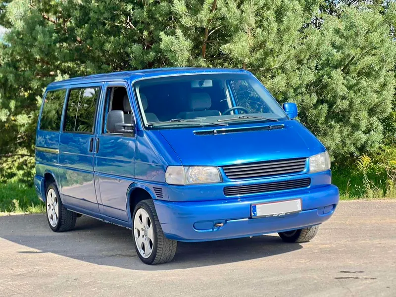 Volkswagen Multivan - 1