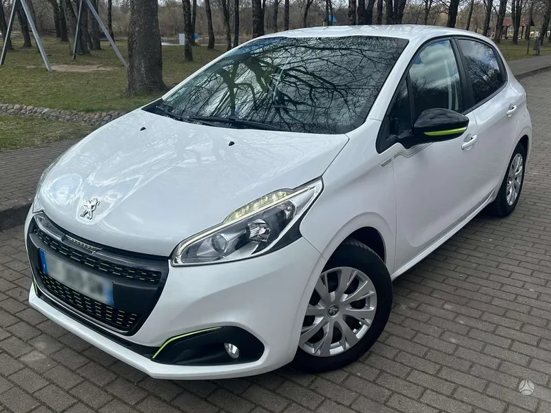 Peugeot 208 - 1