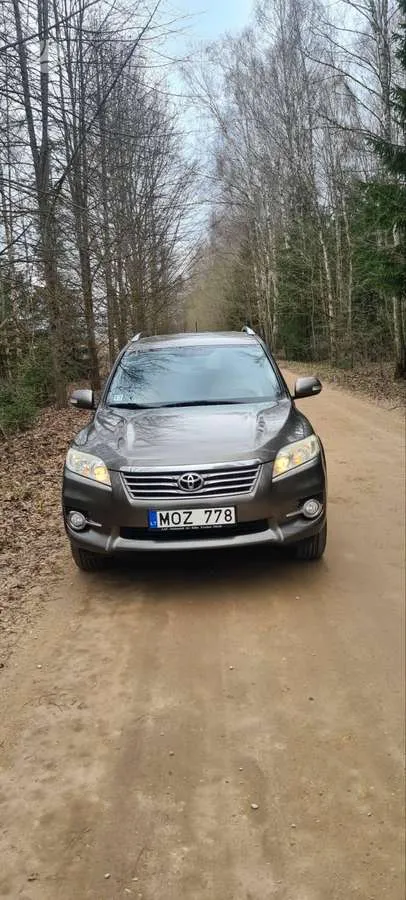 Toyota RAV4 - 1
