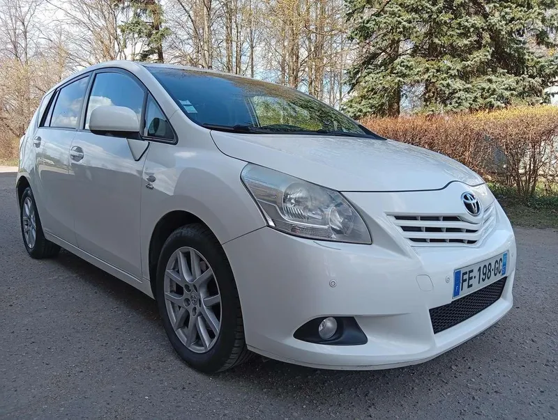 Toyota Verso - 1