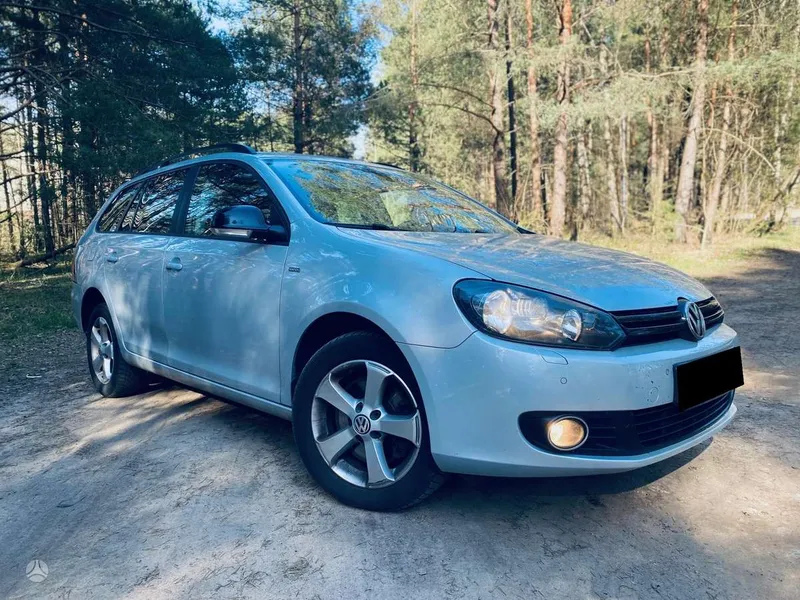 Volkswagen Golf - 1