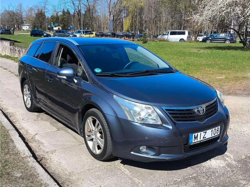 Toyota Avensis - 1
