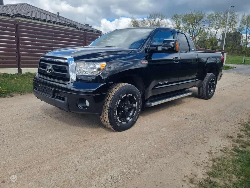 Toyota Tundra - 1
